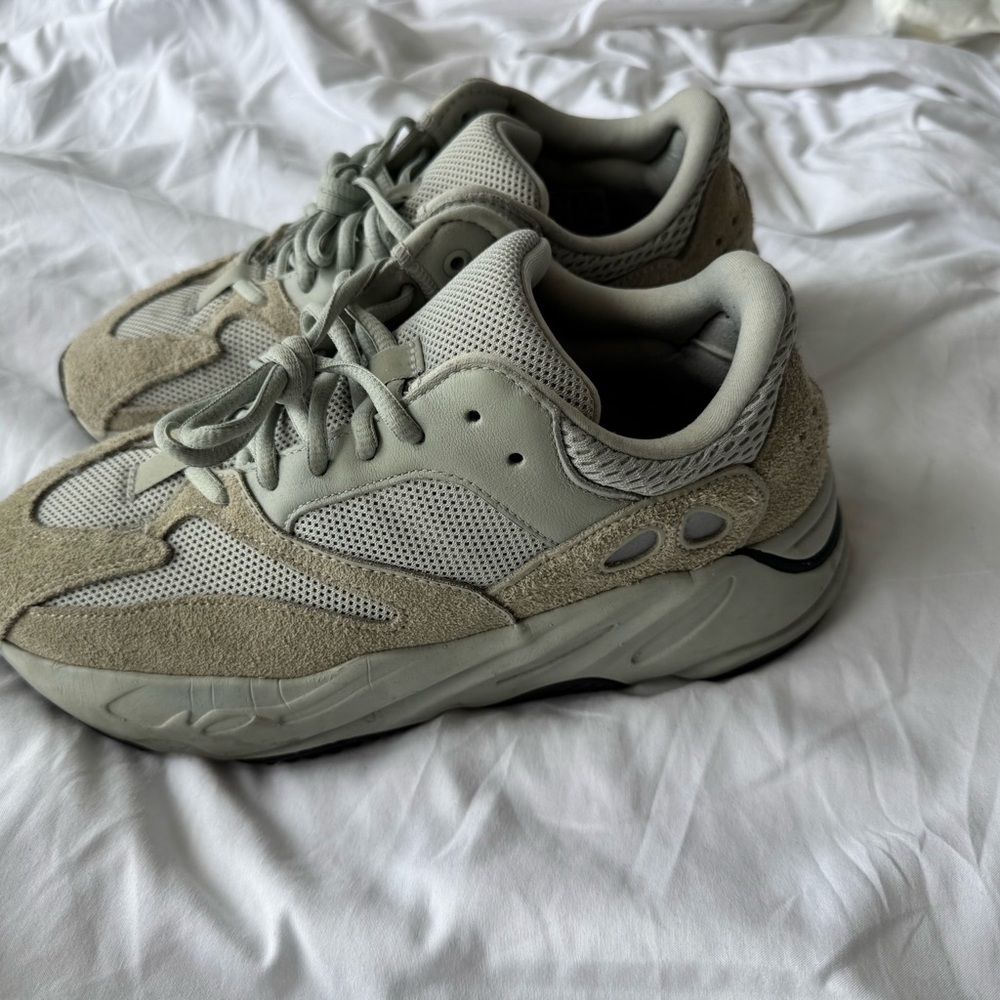 Yeezy 700